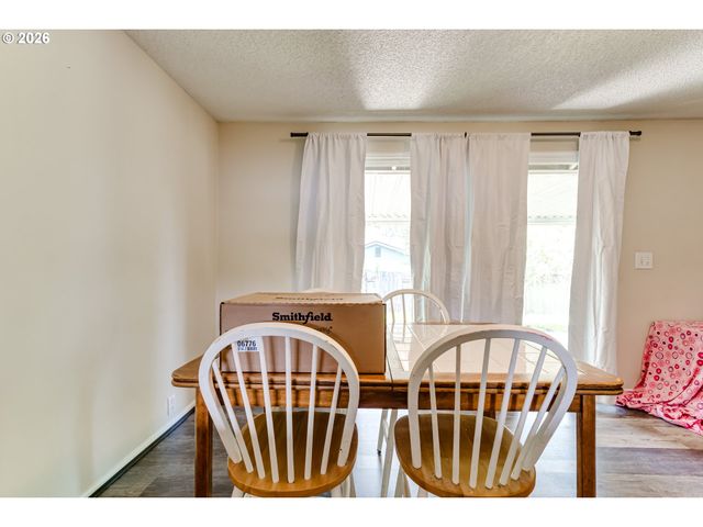 1812 BRITTANY St, Eugene, OR 97405