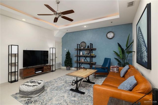 1304 E Pineridge Avenue B, Mcallen, TX 78503