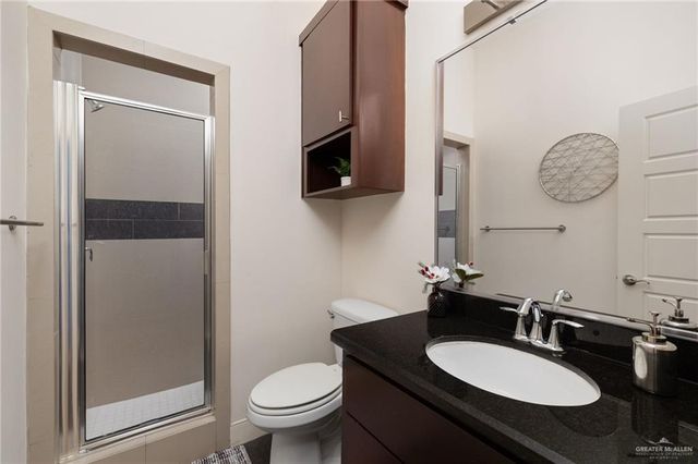 1304 E Pineridge Avenue B, Mcallen, TX 78503