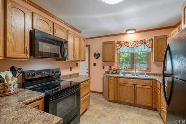 1002 County Route 29, Scriba, NY 13126