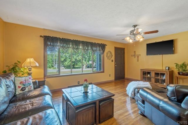 1002 County Route 29, Scriba, NY 13126