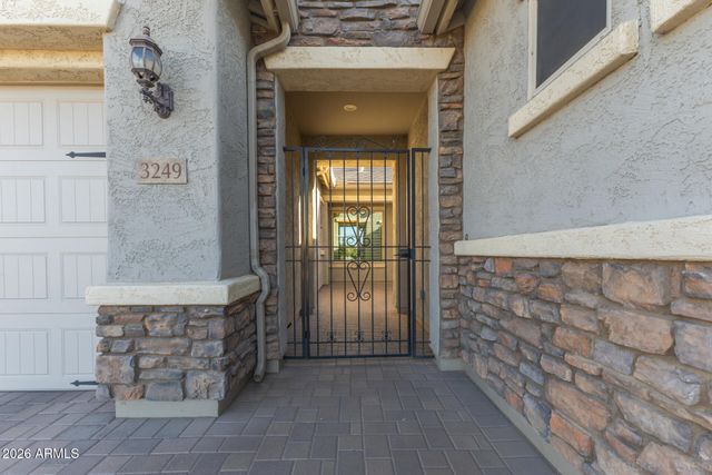 3249 E NIGHTINGALE Lane, Gilbert, AZ 85298