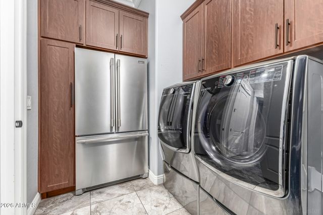 3249 E NIGHTINGALE Lane, Gilbert, AZ 85298