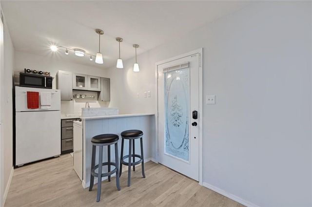 1111 W 10th ST 204, Austin, TX 78703
