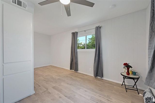 1111 W 10th ST 204, Austin, TX 78703