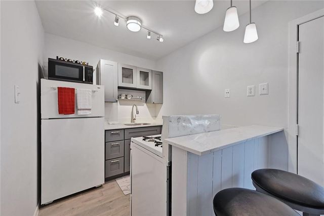 1111 W 10th ST 204, Austin, TX 78703