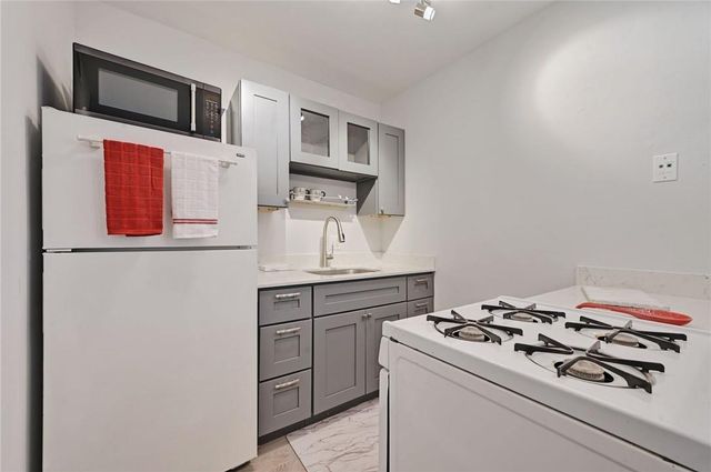 1111 W 10th ST 204, Austin, TX 78703