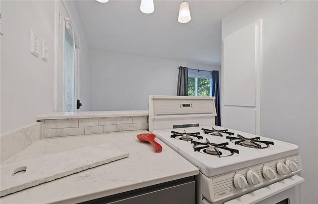 1111 W 10th ST 204, Austin, TX 78703