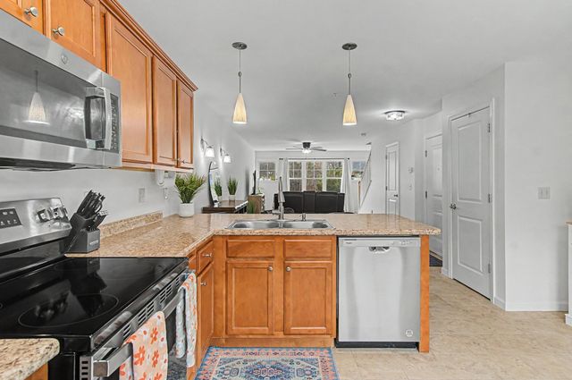 87 John Fay Rd Apt 307, South Burlington, VT 05403