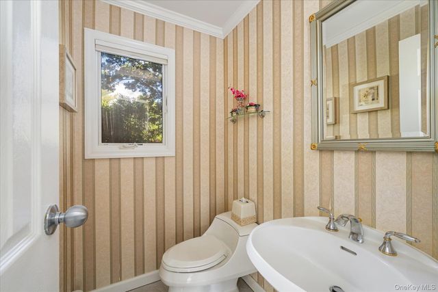38 Tamara Court, Melville, NY 11747