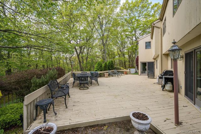 38 Tamara Court, Melville, NY 11747