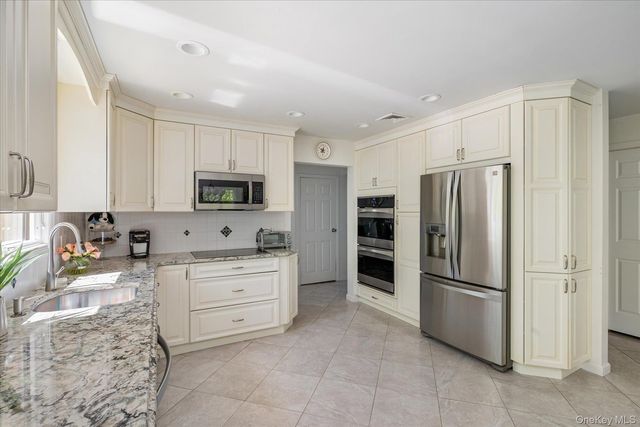 38 Tamara Court, Melville, NY 11747