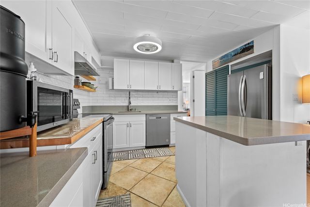225 Kaiulani Avenue 804, Honolulu, HI 96815
