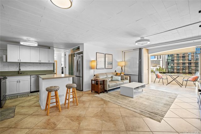 225 Kaiulani Avenue 804, Honolulu, HI 96815