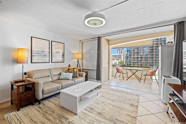 225 Kaiulani Avenue 804, Honolulu, HI 96815