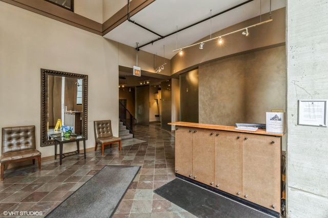 833 W 15th Place 306, Chicago, IL 60608