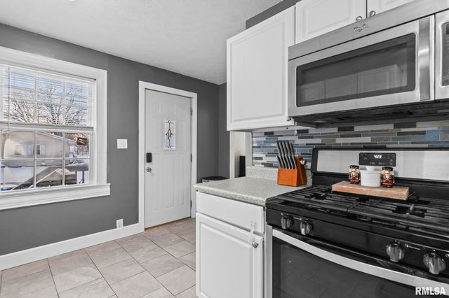 900 Griffiths Avenue, Springfield, IL 62702