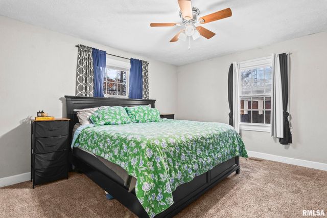 900 Griffiths Avenue, Springfield, IL 62702