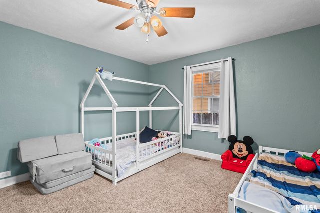 900 Griffiths Avenue, Springfield, IL 62702