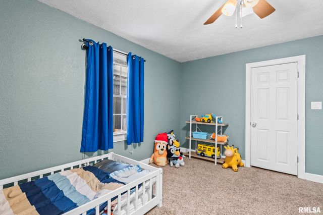 900 Griffiths Avenue, Springfield, IL 62702