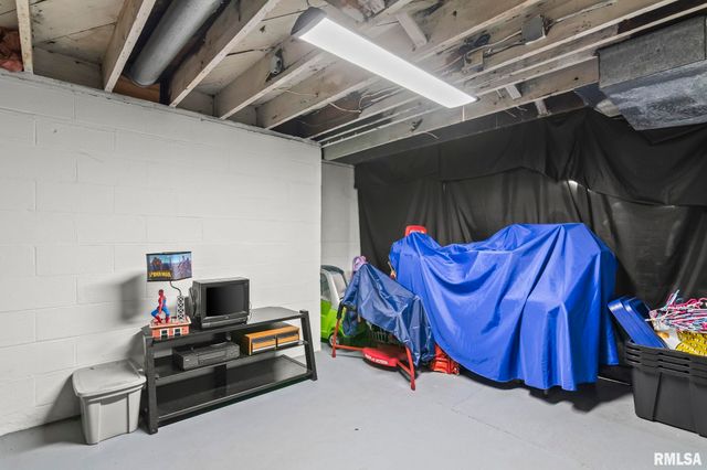 900 Griffiths Avenue, Springfield, IL 62702