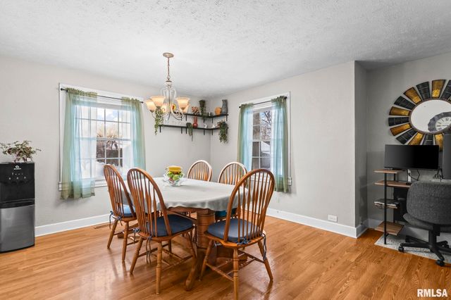 900 Griffiths Avenue, Springfield, IL 62702