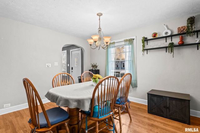 900 Griffiths Avenue, Springfield, IL 62702