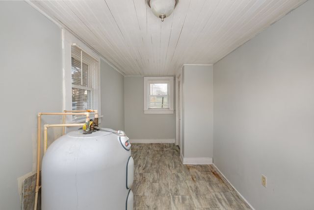 1678 Mike Muncey Rd, Mcminnville, TN 37110