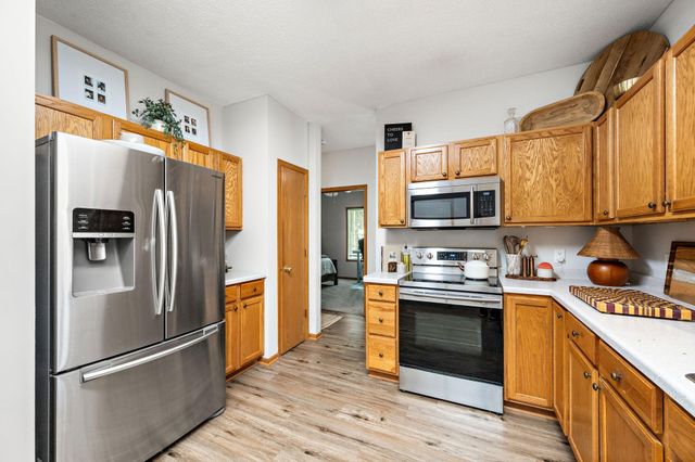 8000 Stratford Circle S, Shakopee, MN 55379