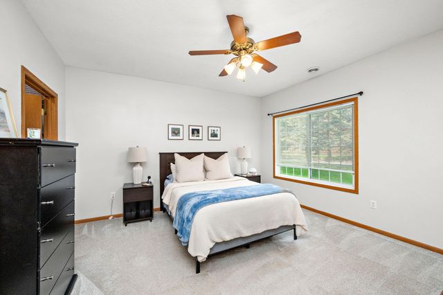 8000 Stratford Circle S, Shakopee, MN 55379