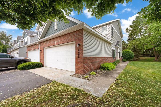 8000 Stratford Circle S, Shakopee, MN 55379