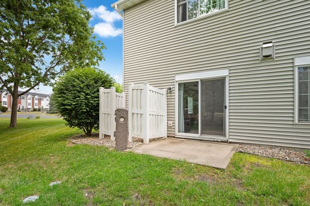 8000 Stratford Circle S, Shakopee, MN 55379