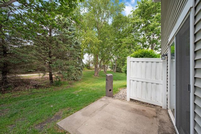 8000 Stratford Circle S, Shakopee, MN 55379
