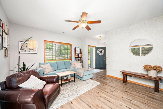 8000 Stratford Circle S, Shakopee, MN 55379