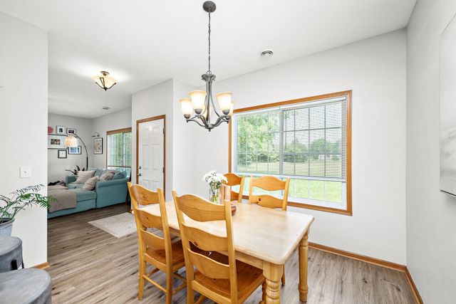 8000 Stratford Circle S, Shakopee, MN 55379
