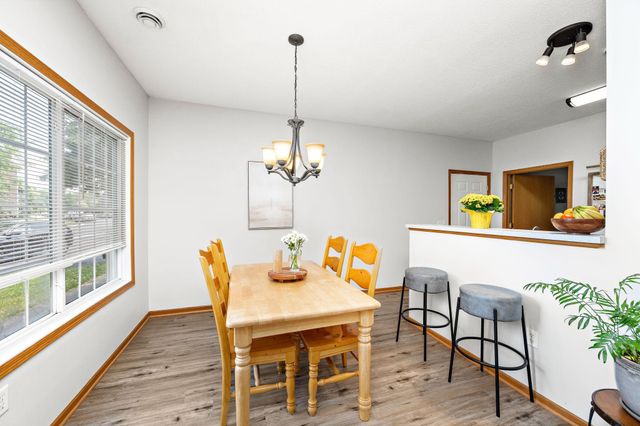 8000 Stratford Circle S, Shakopee, MN 55379