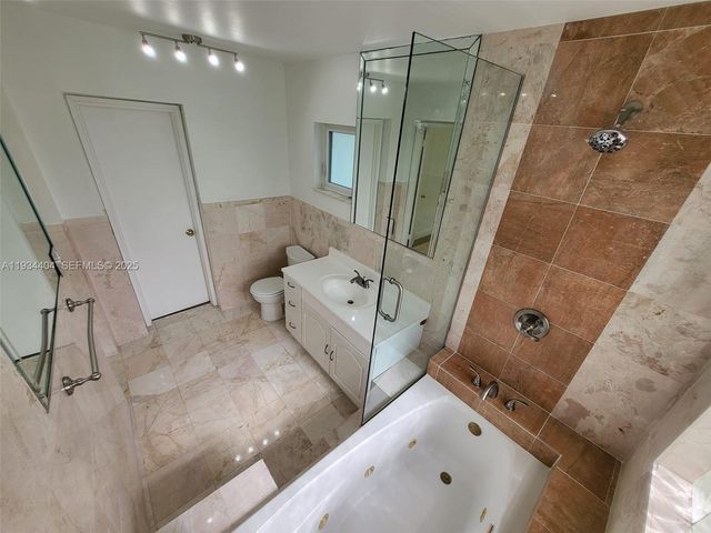 825 Cremona Ave, Coral Gables, FL 33146