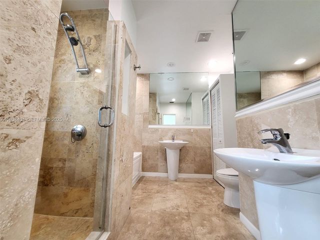 825 Cremona Ave, Coral Gables, FL 33146