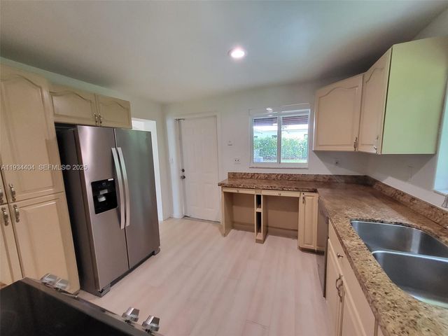 825 Cremona Ave, Coral Gables, FL 33146