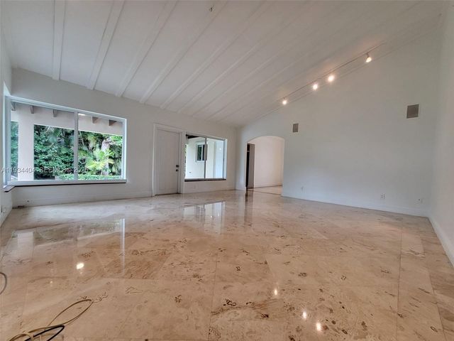 825 Cremona Ave, Coral Gables, FL 33146