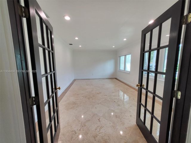 825 Cremona Ave, Coral Gables, FL 33146