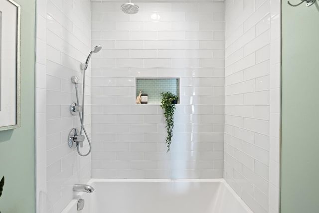 1250 1250 Powell St 10, Emeryville, CA 94608