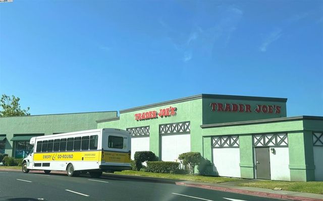 1250 1250 Powell St 10, Emeryville, CA 94608