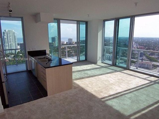79 SW 12th St UPH4001-S, Miami, FL 33130