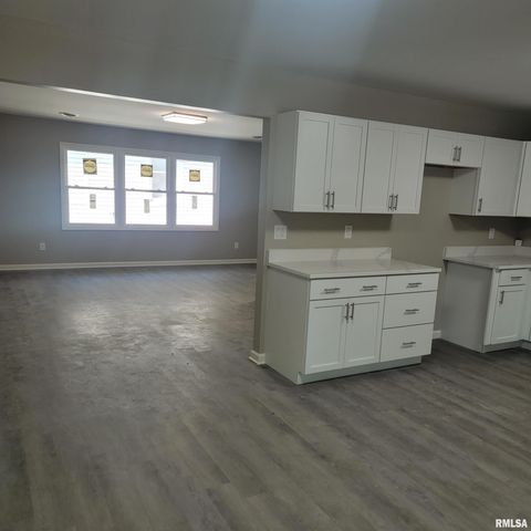 725 SPRUCE Street, Springfield, IL 62704