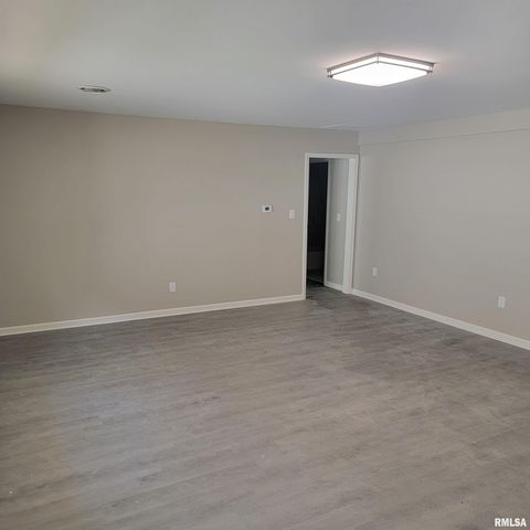 725 SPRUCE Street, Springfield, IL 62704