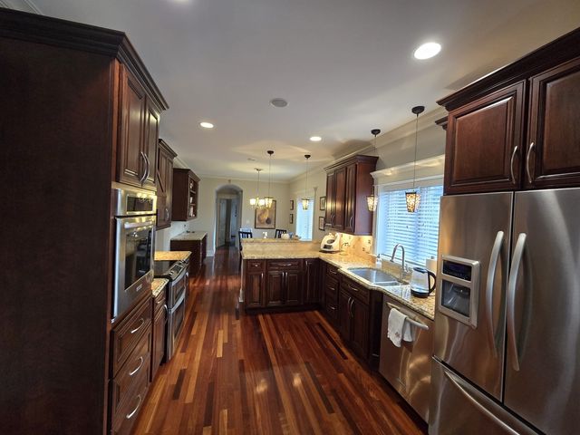 7007 W Hayes Avenue, Chicago, IL 60631