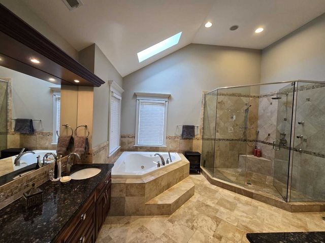 7007 W Hayes Avenue, Chicago, IL 60631