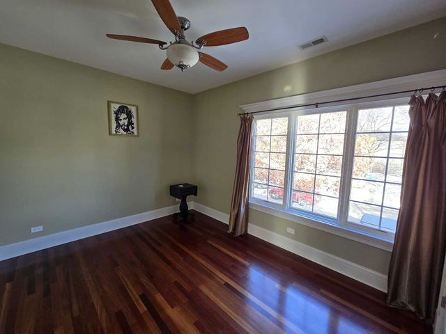 7007 W Hayes Avenue, Chicago, IL 60631