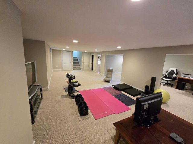 7007 W Hayes Avenue, Chicago, IL 60631